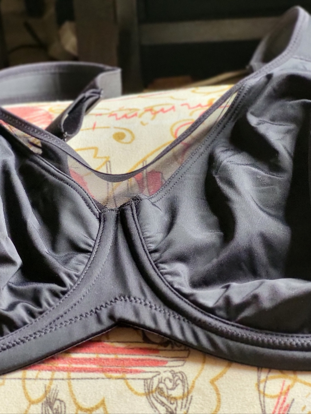 ESA Black Wireless Support Bra - Picture 4 of 6